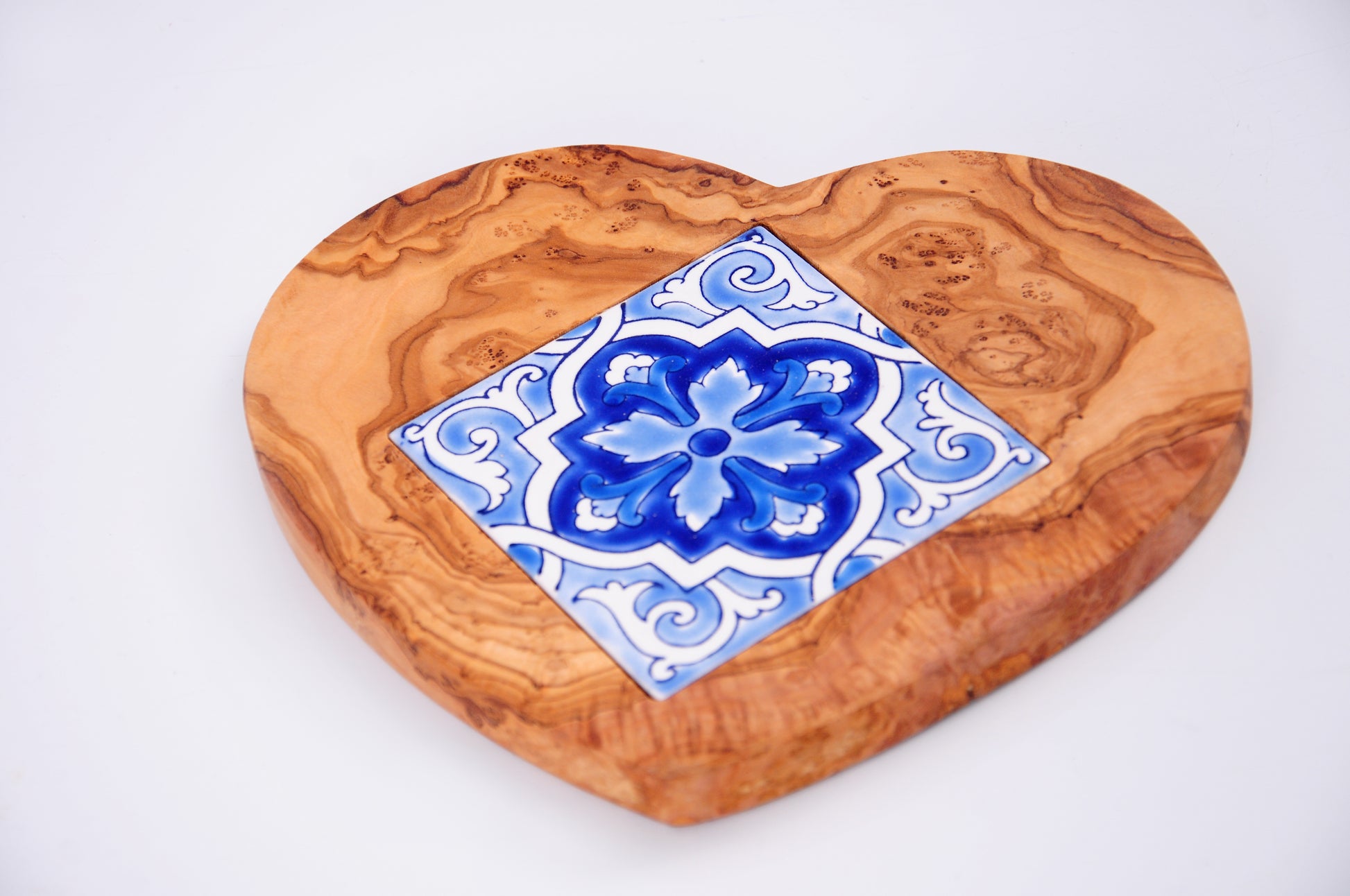 Handgemachte Untersetzer aus Olivenholz & Keramik - Herzen Form